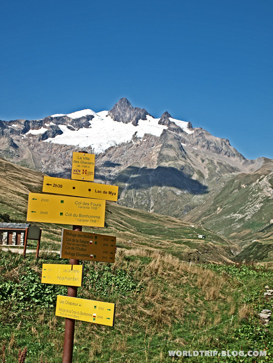 Sings at the Tour du Mont Blanc